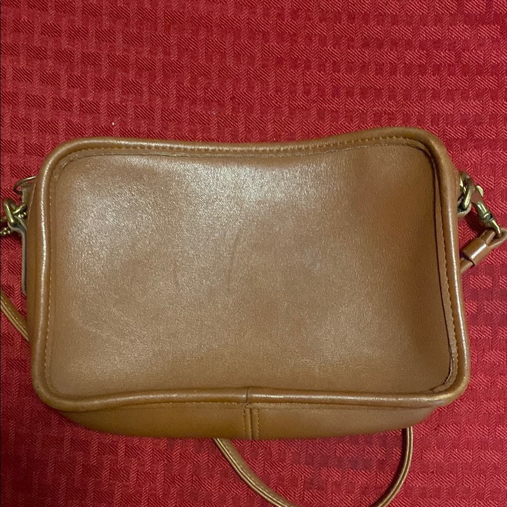 Elegant Brown Leather Crossbody Bag - Picture 2 of 5
